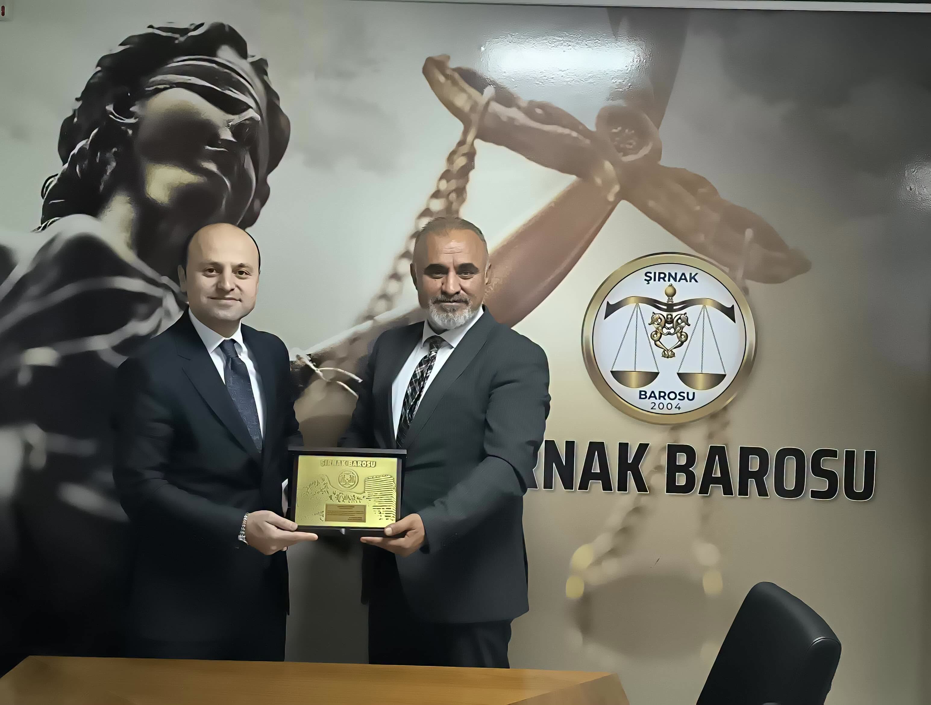 Şırnak Barosu’ndan Tayini Çıkan Başsavcı Çoban’a Plaketli Veda