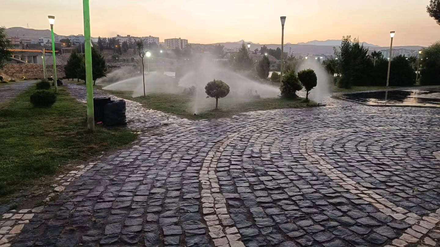 Cizre Belediyesi’nden park ve bahçelerde Yoğun Mesai