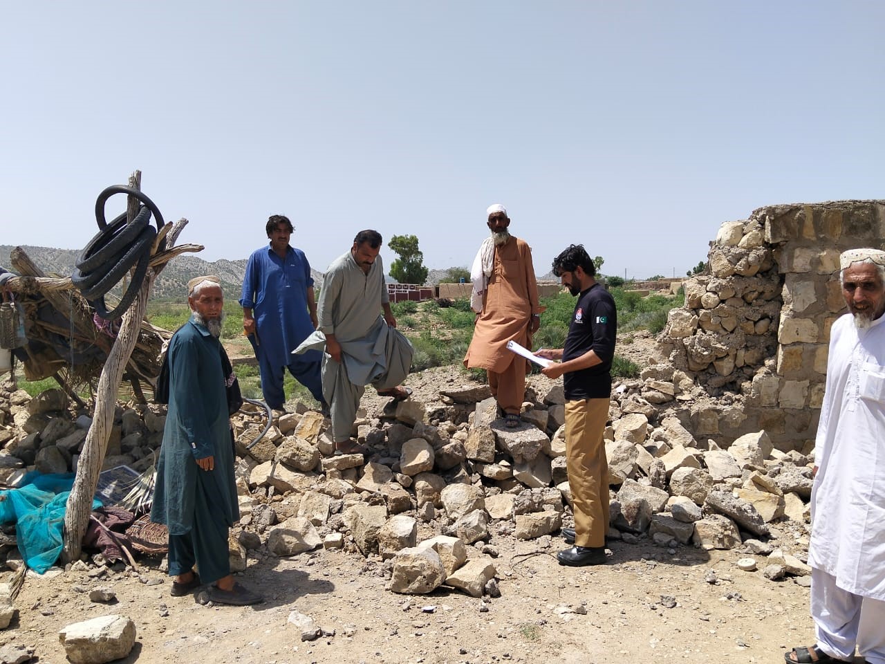 Pakistan’da hissedilen 5,9 büyüklüğündeki deprem paniğe neden oldu