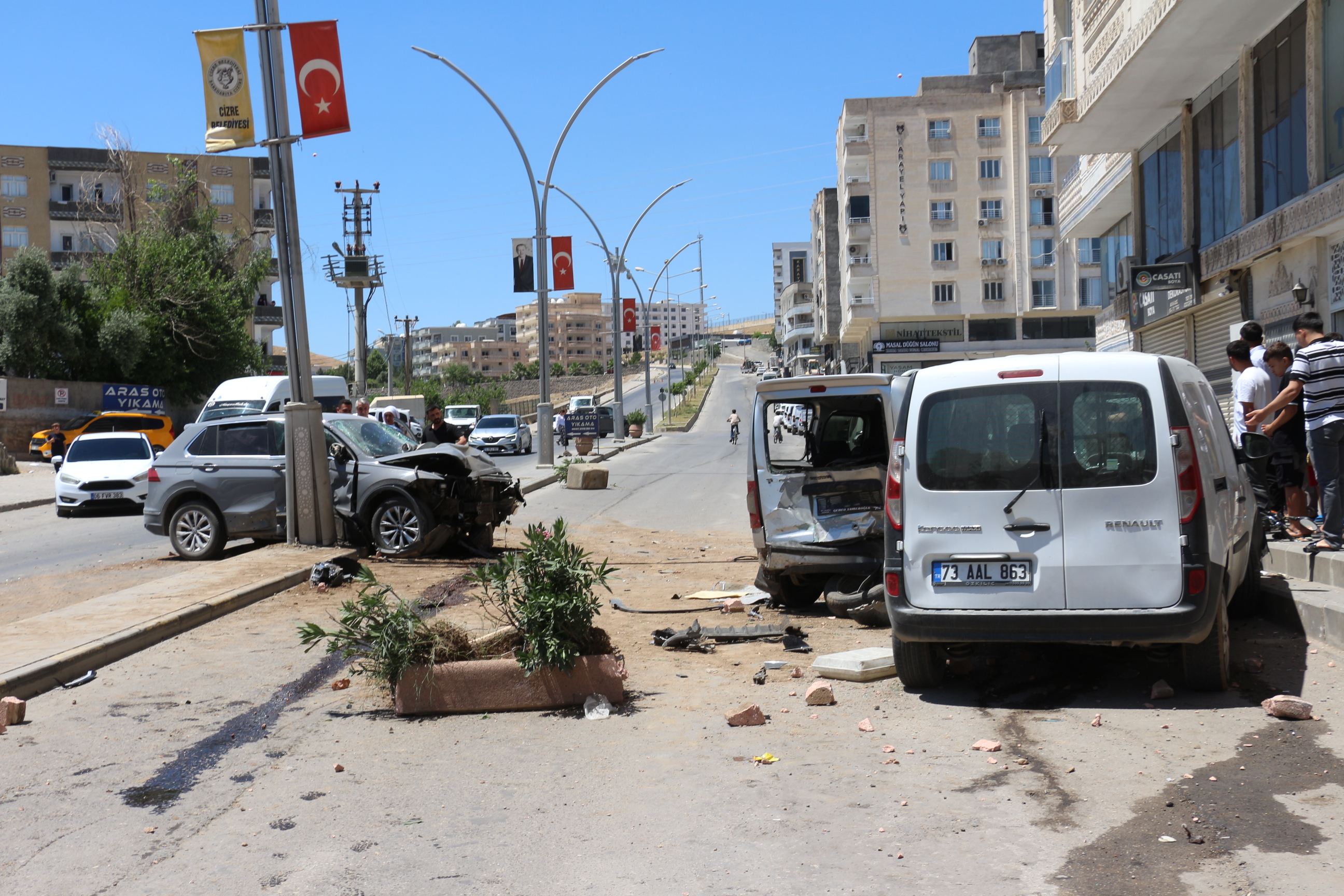 Cizre’de Zincirleme Kaza: 2’si Kadın 4 Yaralı