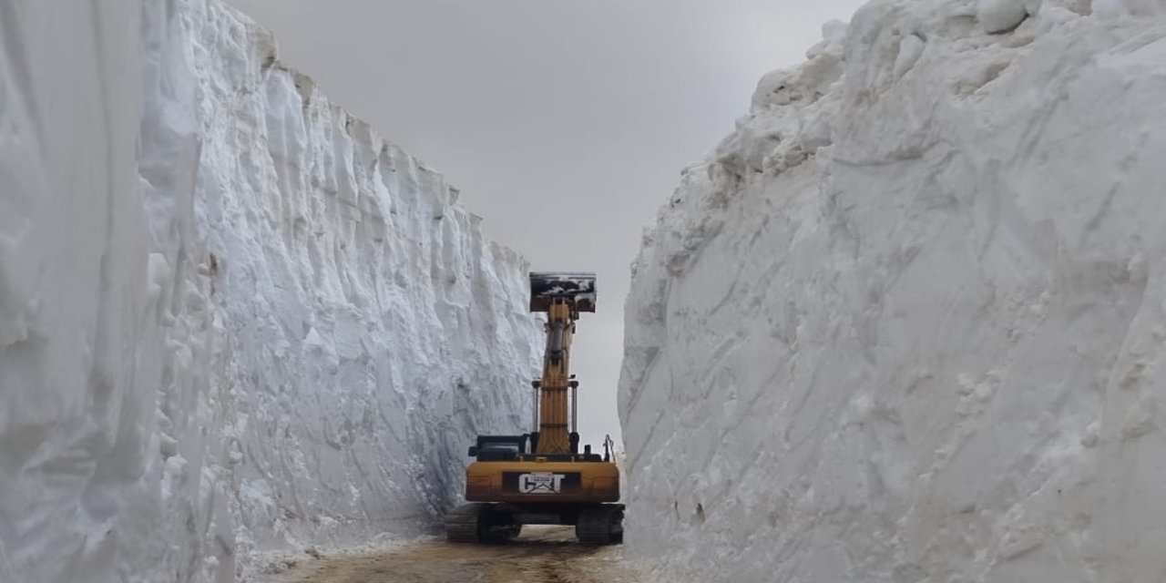 6 metrelik kar tünellerinde çalışma