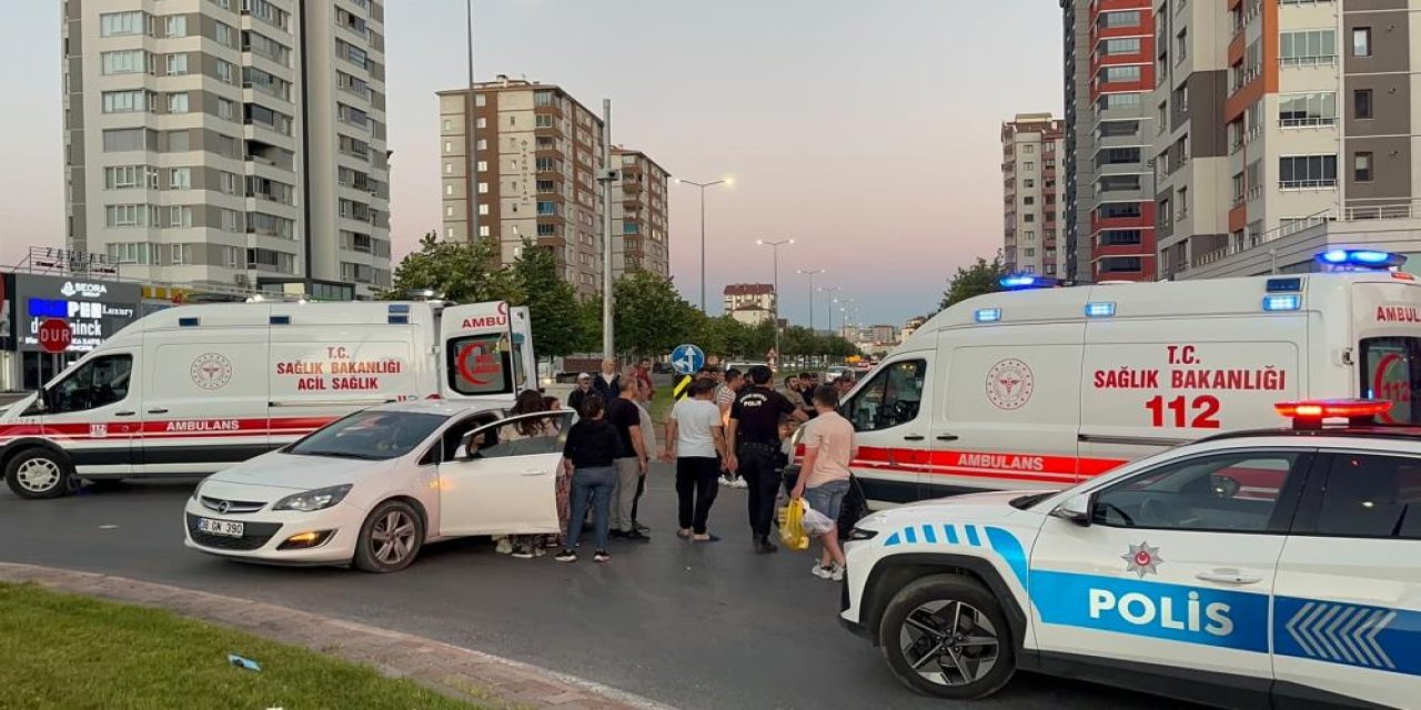 Kazada yaralanan motosiklet sürücüsüne ilk müdahale Çevik Kuvvet Şube Müdürü’nden