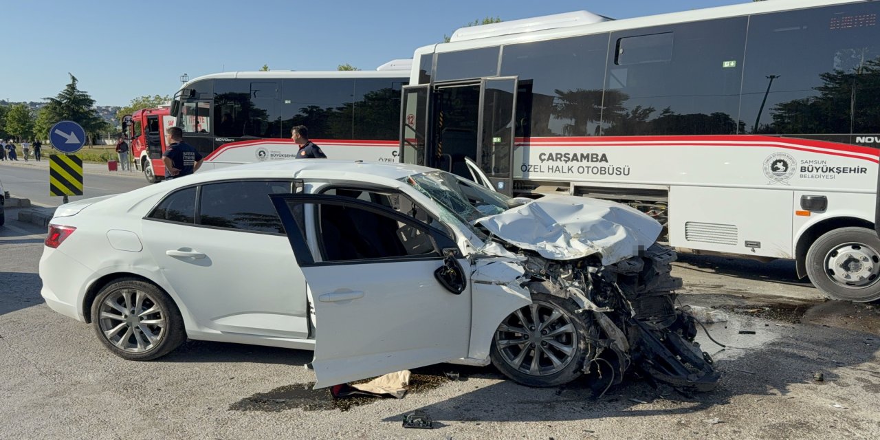 Samsun’da otomobil ile halk otobüsü çarpıştı: 7 yaralı