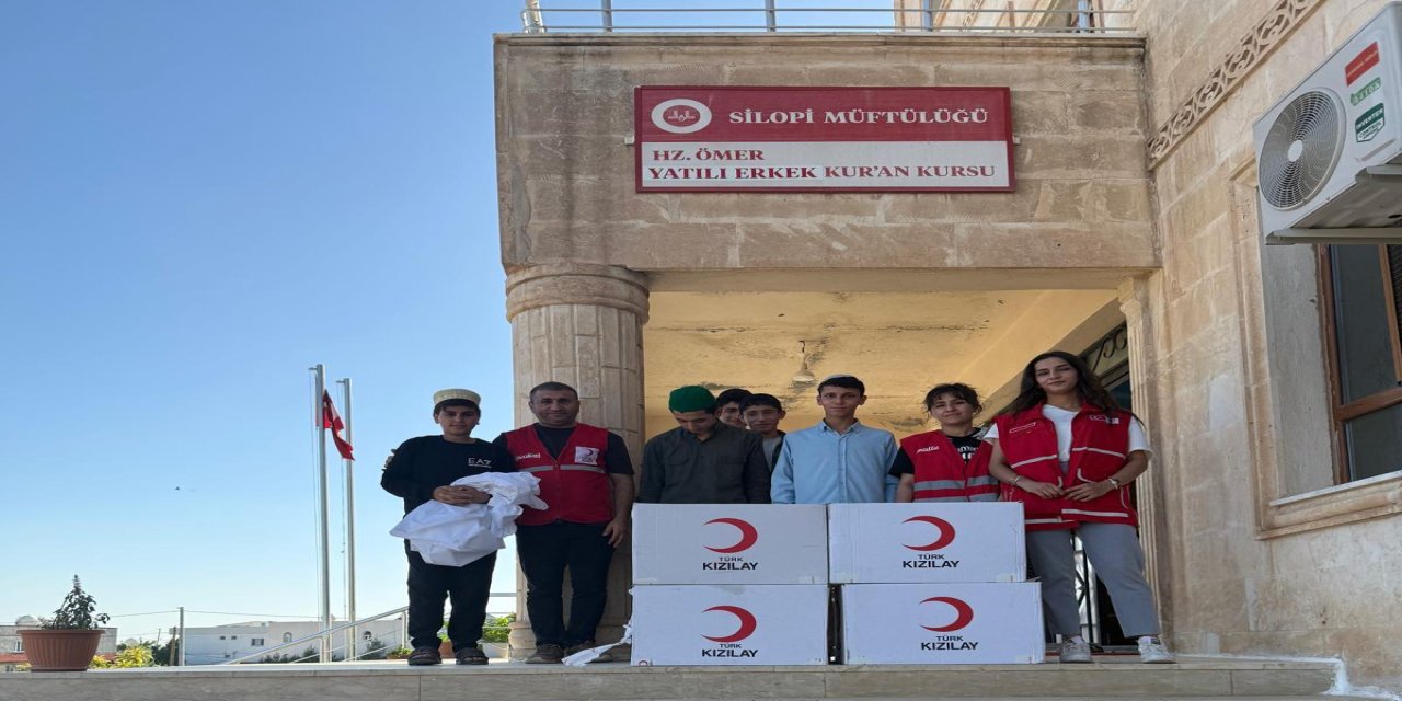 Şırnak'ta Kızılay gönüllülerinden ihtiyaç sahiplerine yardım
