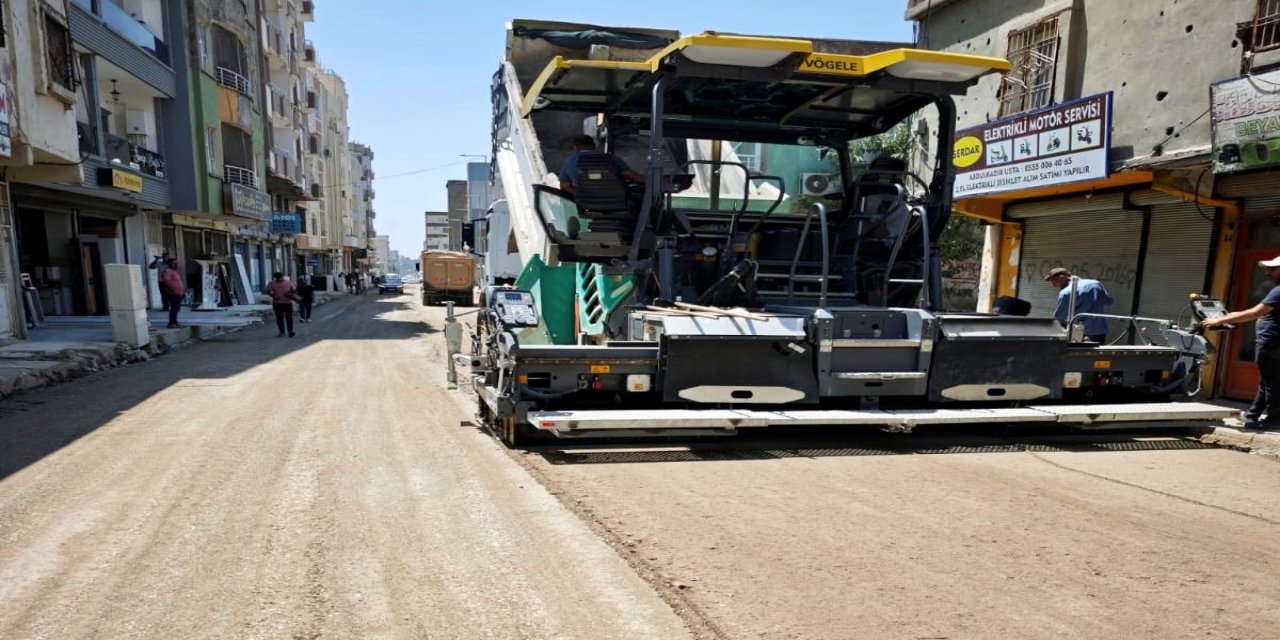 Silopi'de 63. Cadde asfaltla buluşuyor