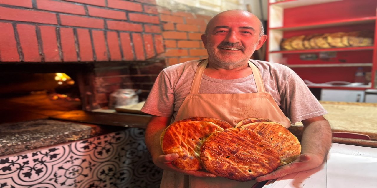 Van'da fırıncılar 300 derece sıcaklıkla mücadele ediyor