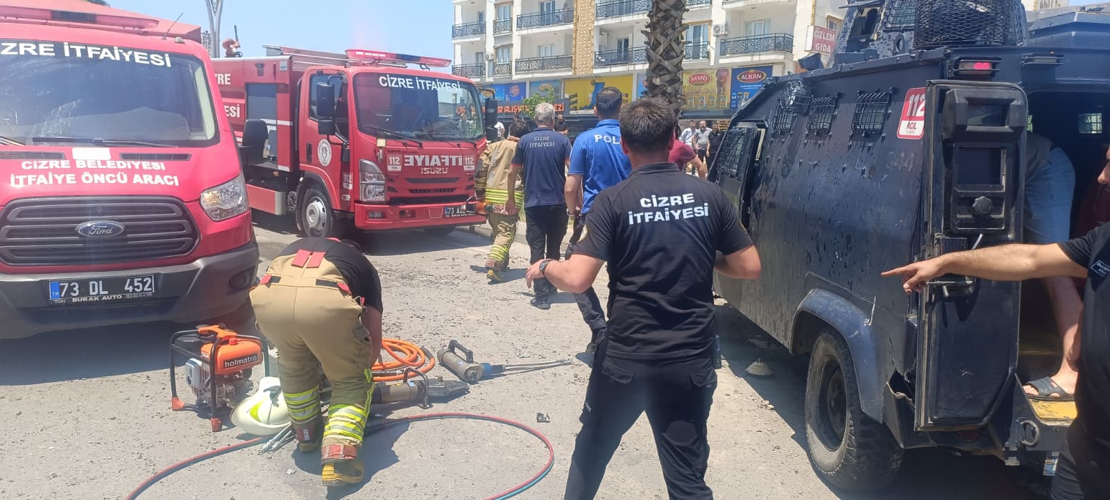 Cizre’de takla atan Zırhlı Aracında facia ucuz atlatıldı, 2 polis ölümden döndü