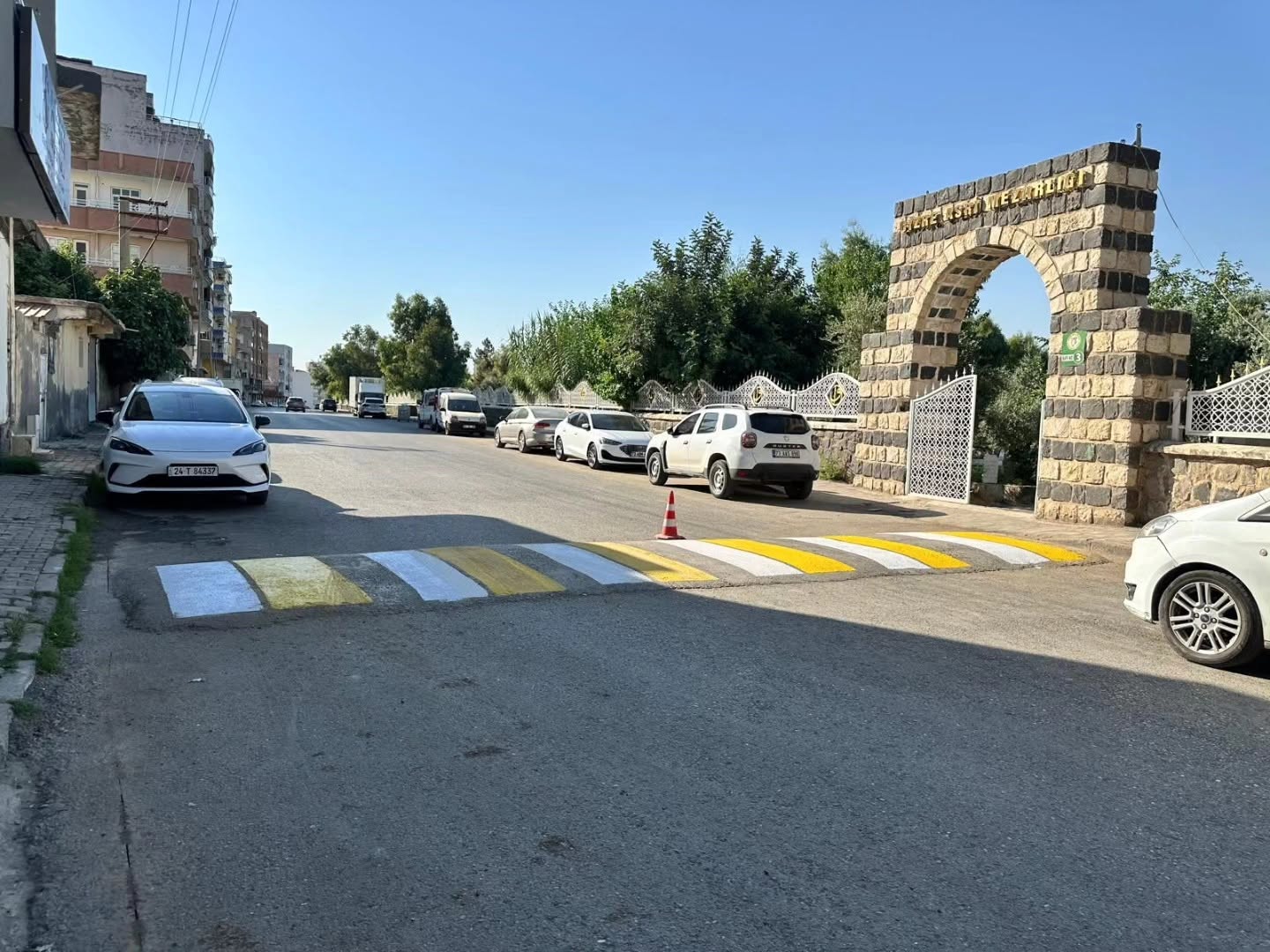 Cizre’de Kasisler Boyanıyor, Trafik Güvenliği Artıyor