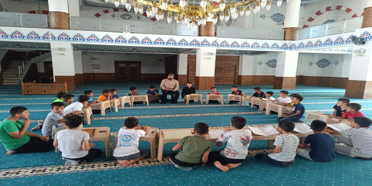 Şırnak’ta Camiler Çocuk Sesleriyle Şenlendi: Geylani Camii'nde Yaz Kursu Yoğunluğu