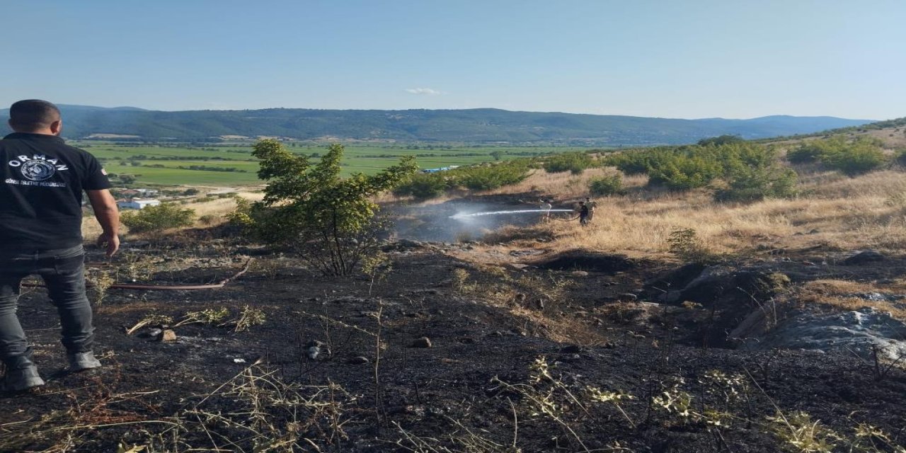 Gönen'de iki farklı bölgedeki arazi yangınları söndürüldü