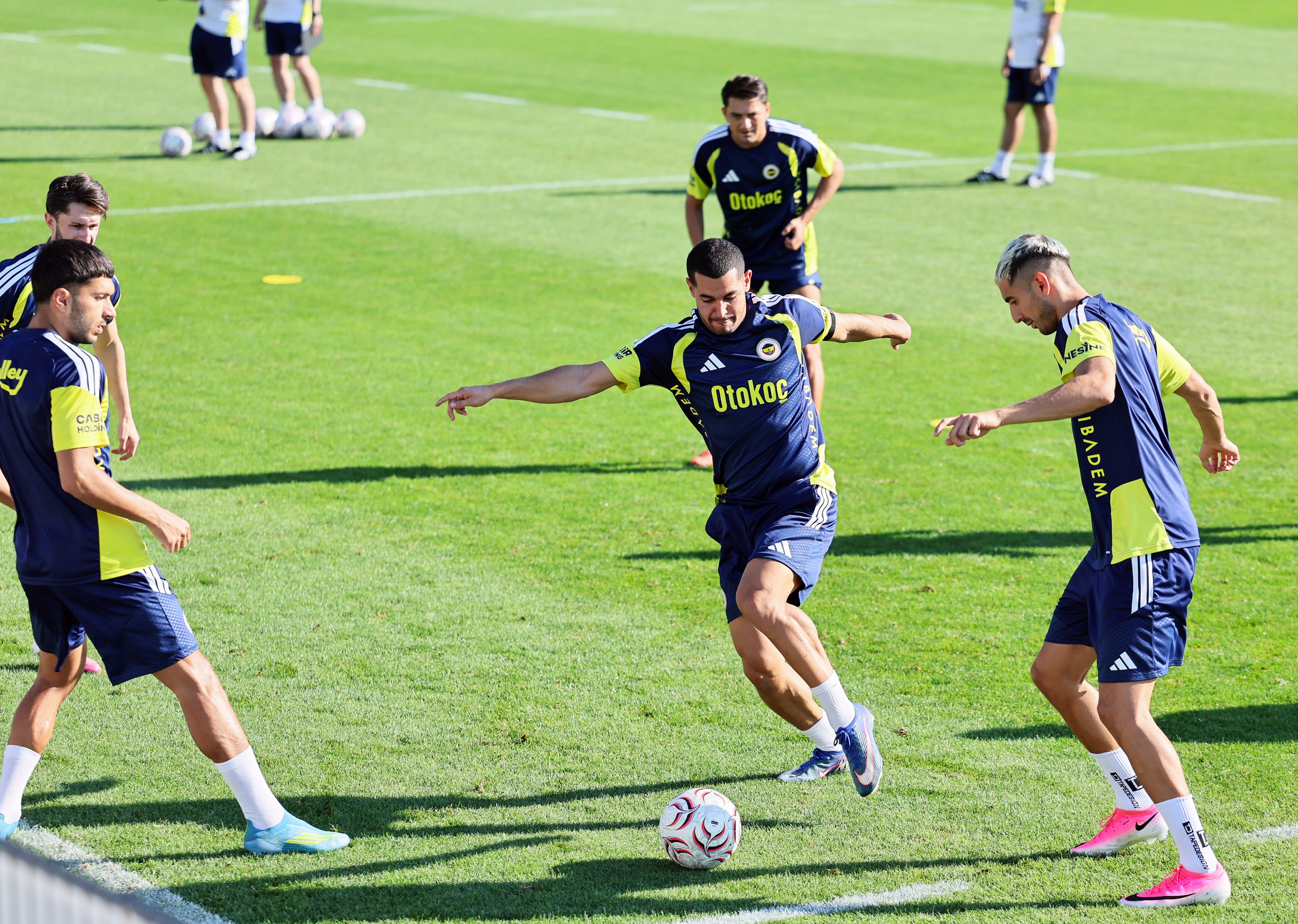 Fenerbahçe, Avusturya'daki hazırlıklarına devam etti