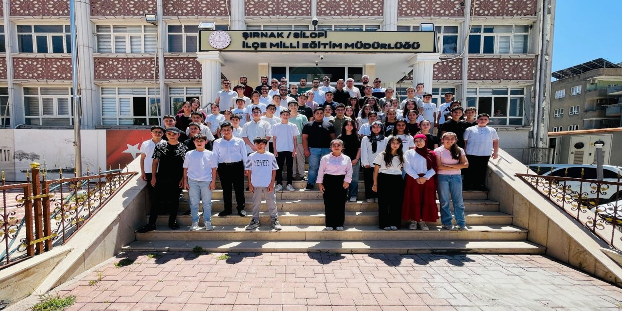 Silopi'de LGS'de başarı gösteren öğrenciler tebrik edildi