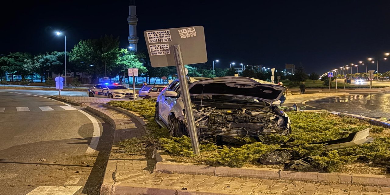 Kaza yapan sürücü yerine başkasını getirdi, kamera oyunu bozdu