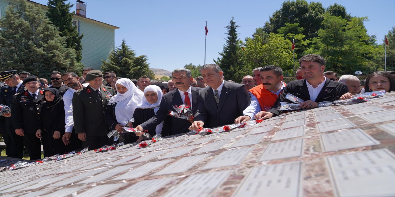Şırnak'ta 15 Temmuz Şehitleri Dualarla ve Etkinliklerle Anıldı