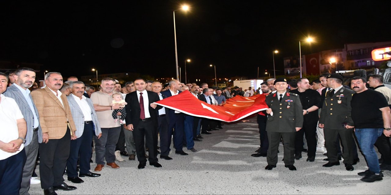 Silopi’de 15 Temmuz Demokrasi ve Millî Birlik Günü dolayısıyla kortej yürüyüşü düzenlendi