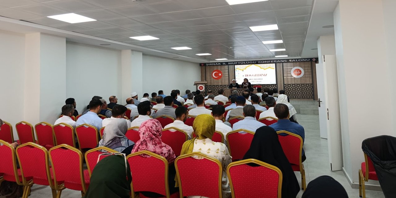 Şırnak'ta koruyucu aile hizmeti panelde tanıtıldı