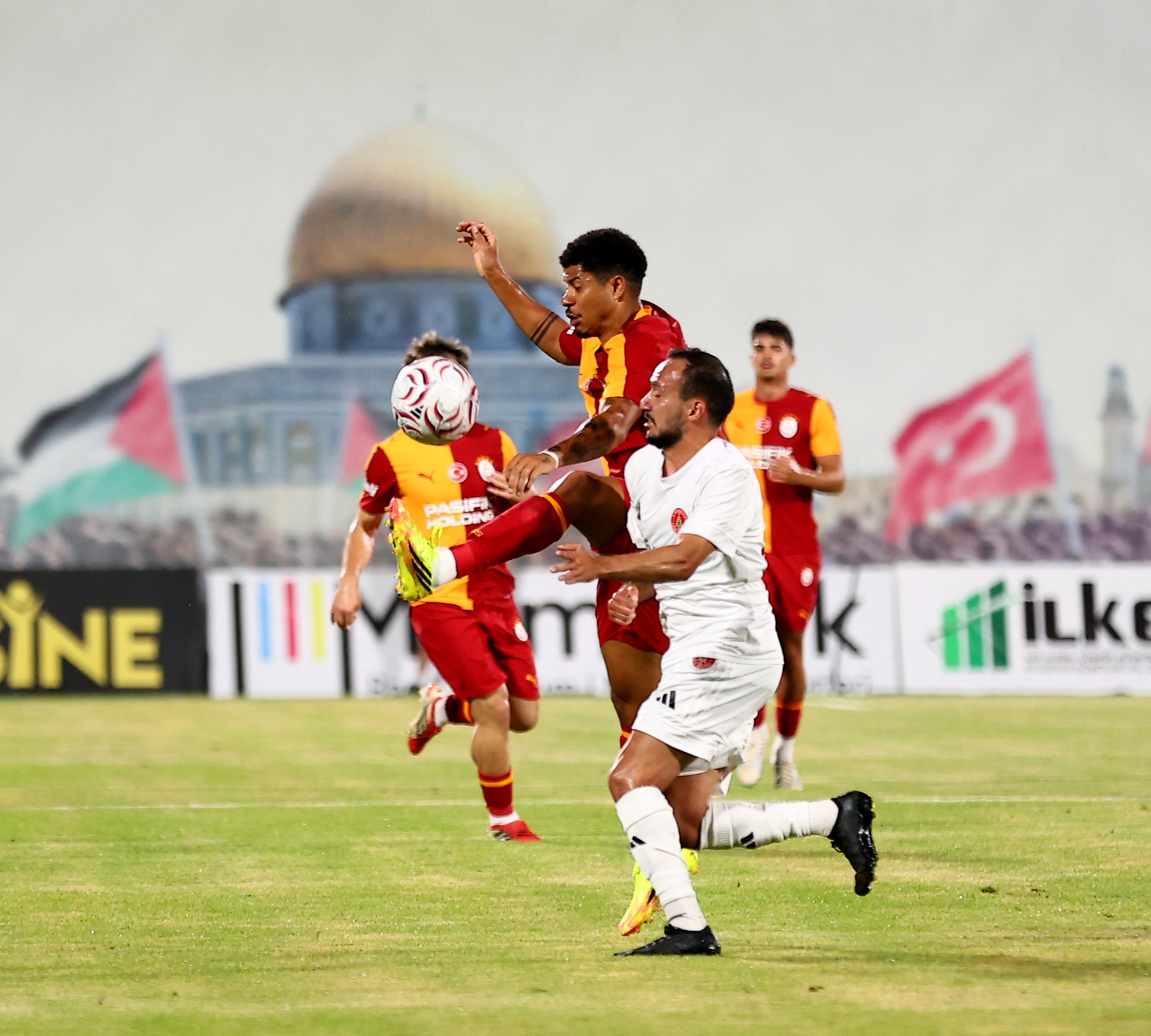 Galatasaray ilk hazırlık maçında Ümraniye sporu 5-1 yendi