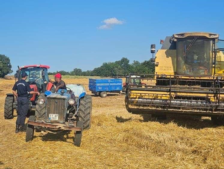 Tarla yangınlarına karşı biçerdöver operatörleri bilgilendirildi
