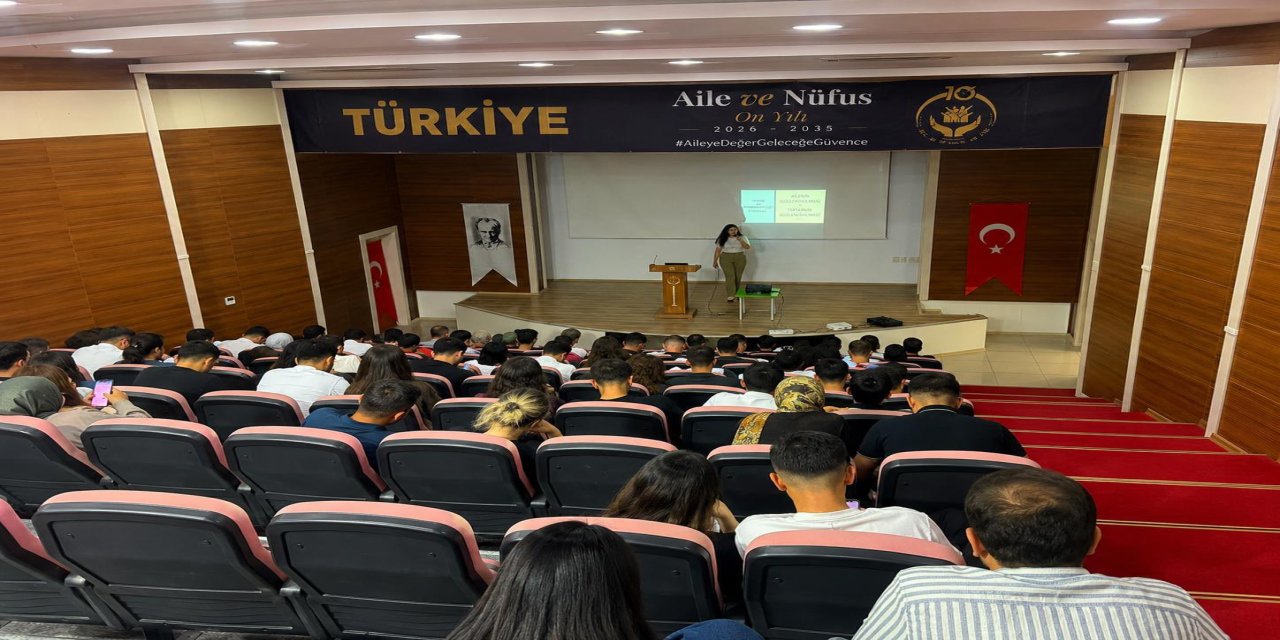 Silopi'de Evlilik Kredisi Desteğinden Yararlanan Gençler Eğitimde Buluştu