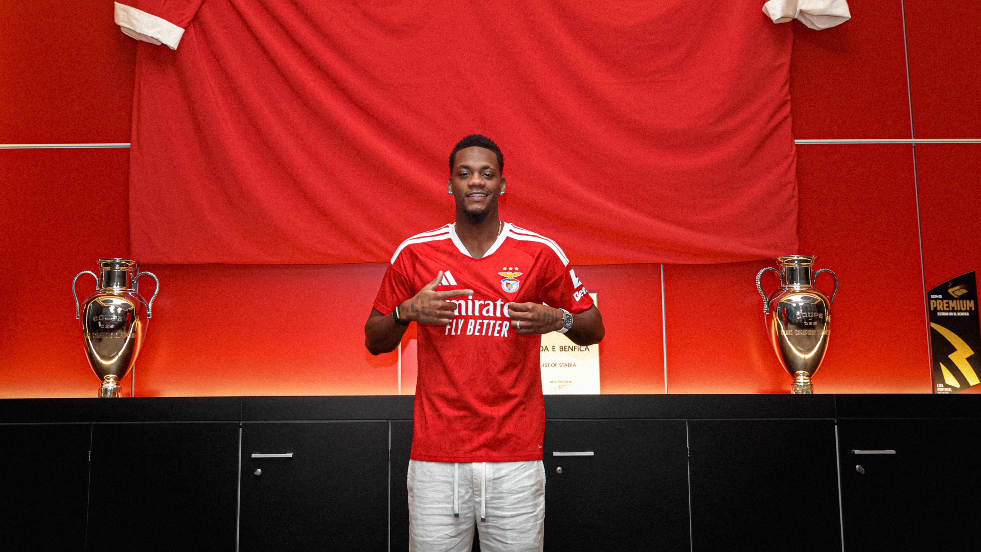 Benfica, Jhon Duran'ı kiralık olarak kadrosuna kattı