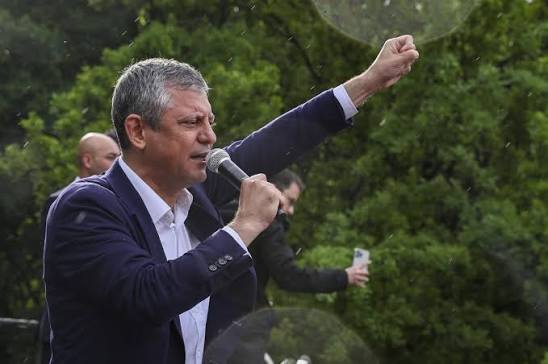 Özgür Özel, yeni partiyi duyurdu