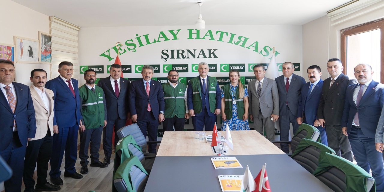 Ticaret Bakanı Bolat'tan Şırnak Yeşilay Şubesine Ziyaret