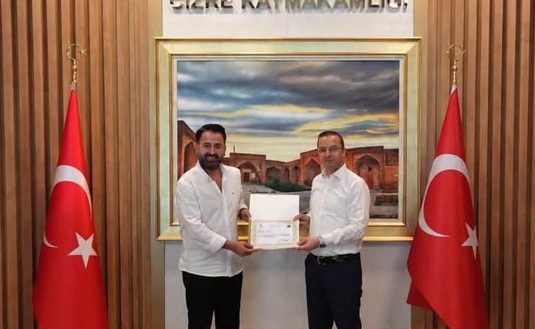 Cizre’de Başarılı Muhtara Kaymakam Baycar’dan Anlamlı Ödül