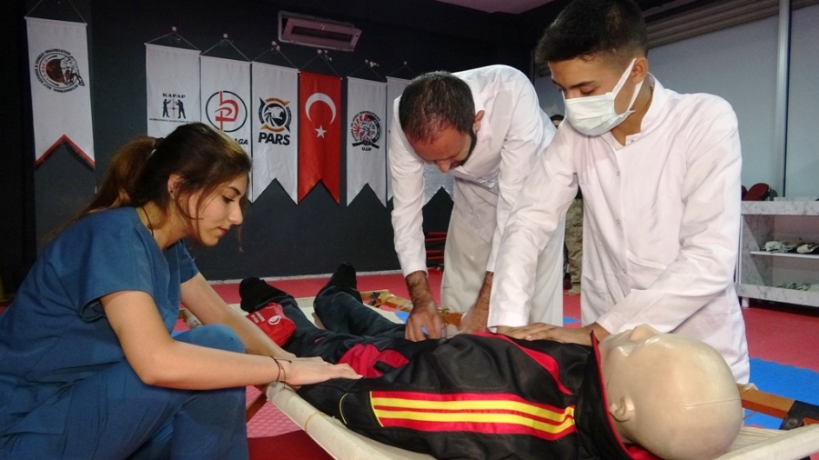 DİYARBAKIR'DA SAĞLIKÇILARA ÜCRETSİZ SEMİNER