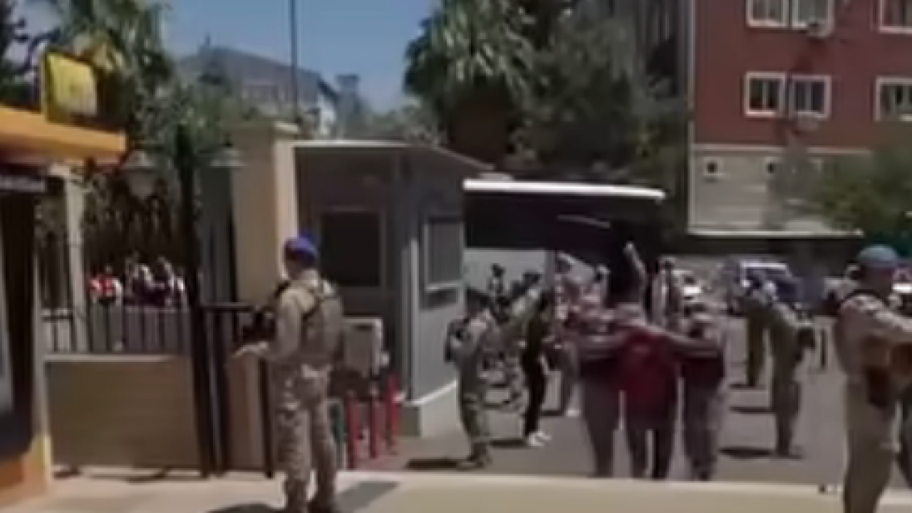 Şanlıurfa’da 12 kilo altın ile 2 milyon TL’yi gasbeden zanlılar tutuklandı