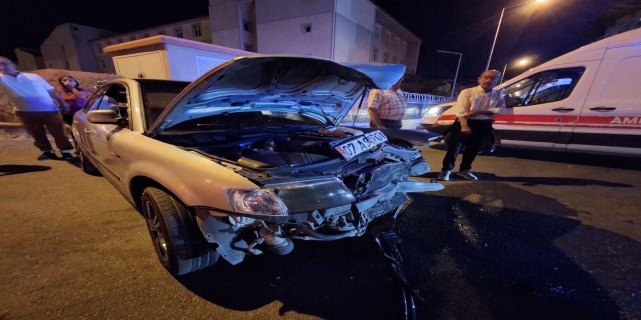 Batman'da otomobiller çarpıştı: 2 yaralı