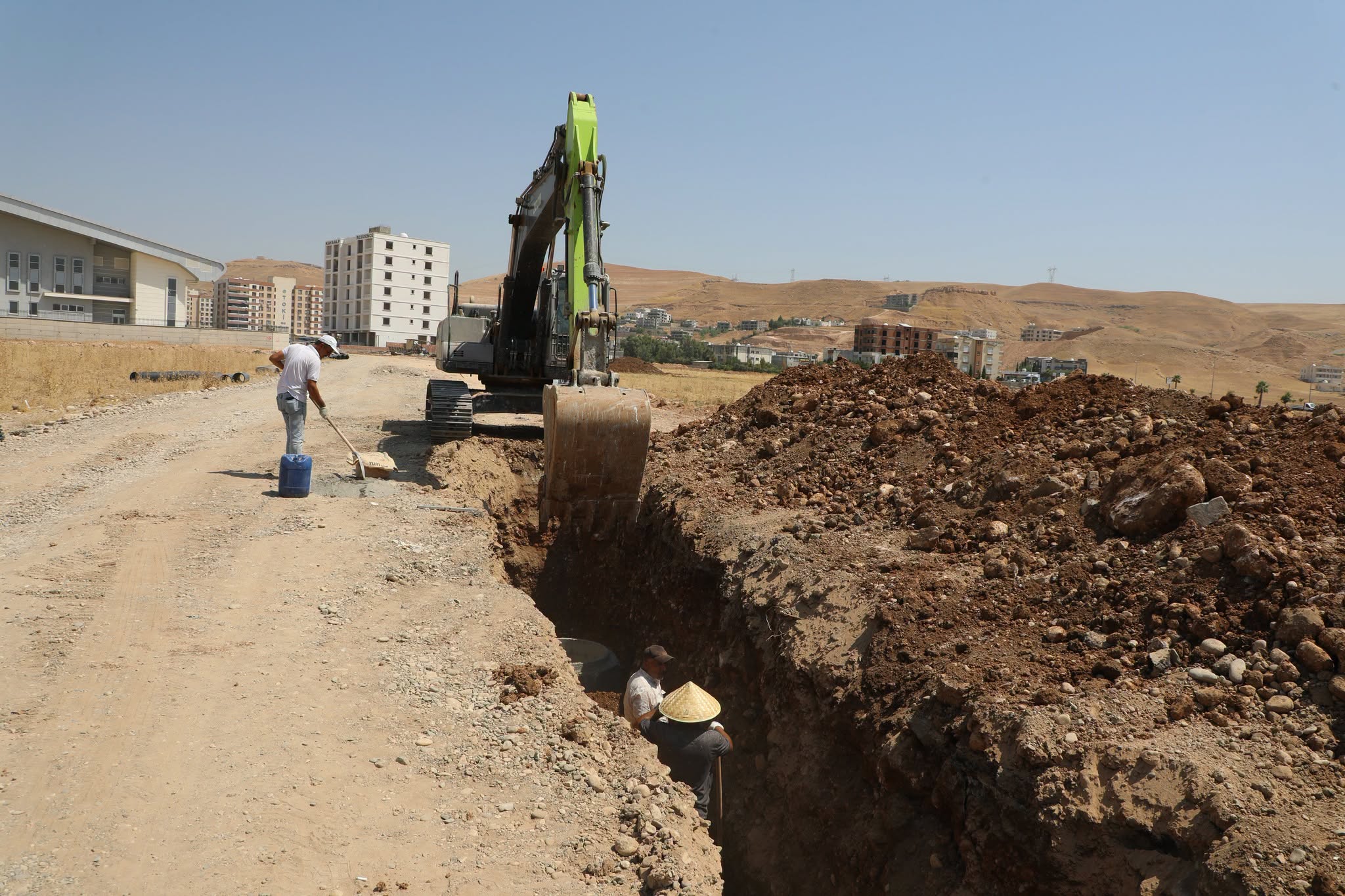 Cizre Belediyesi İki Mahallede Kanalizasyon Altyapısını Yeniliyor