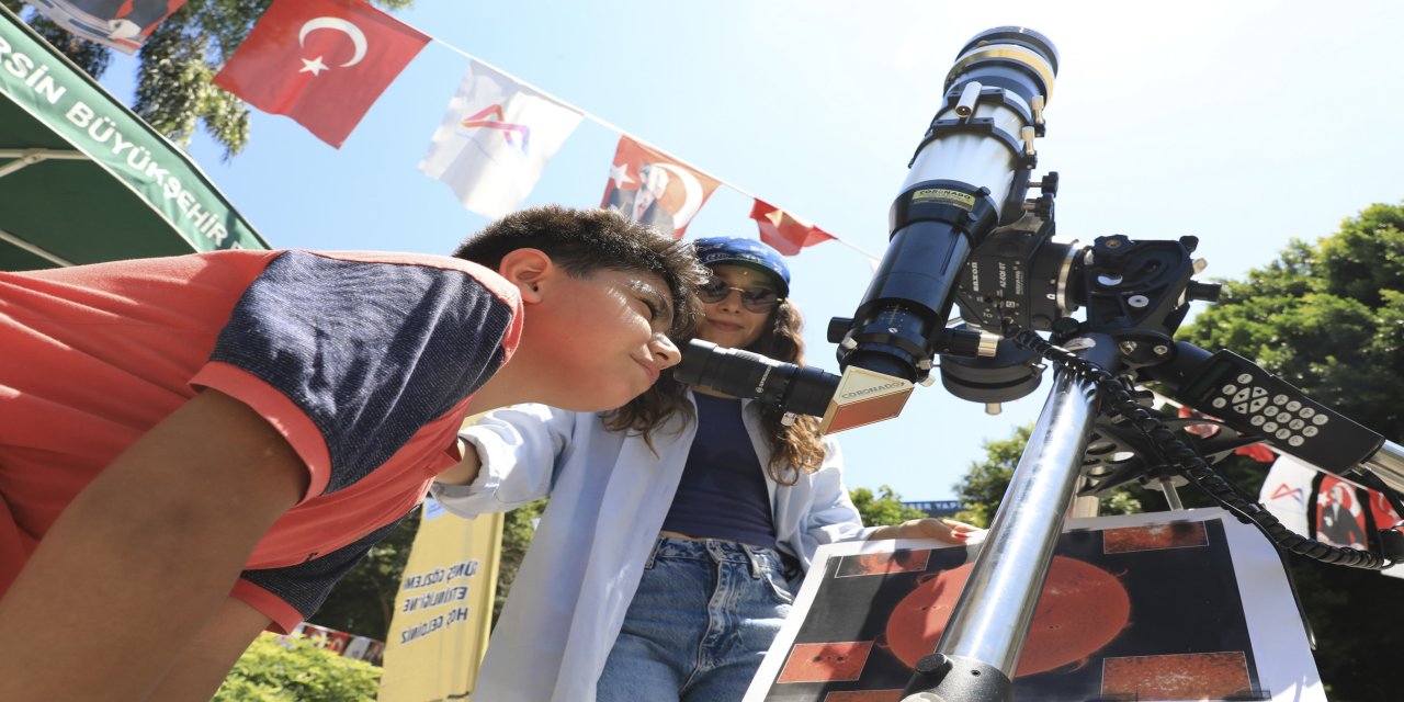 Mersin'de çocuklar teleskopla Güneş'i gözlemledi
