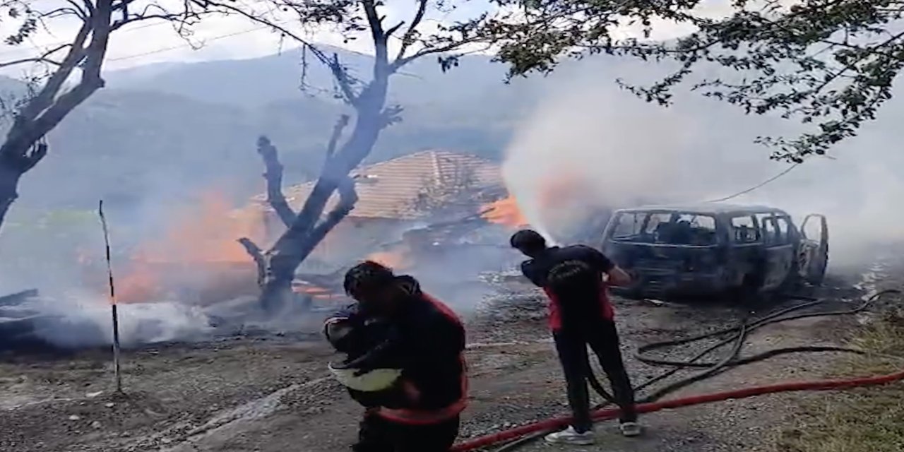 Komşusunu öldürüp evini ve aracını ateşe verdi