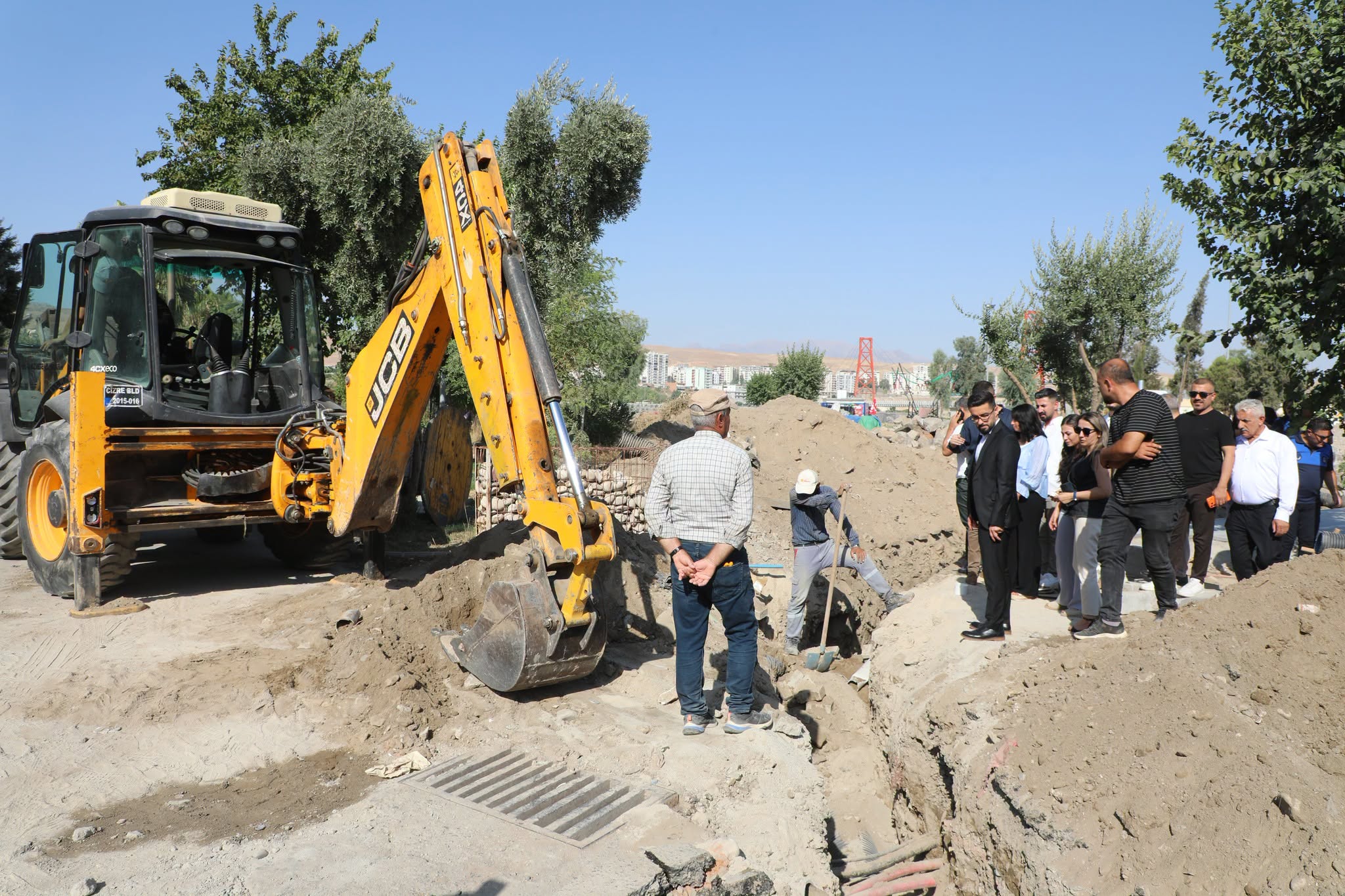 Cizre’de Belediye Yetkilileri, Yafes ve Kale Mahallelerindeki Çalışmaları İnceledi