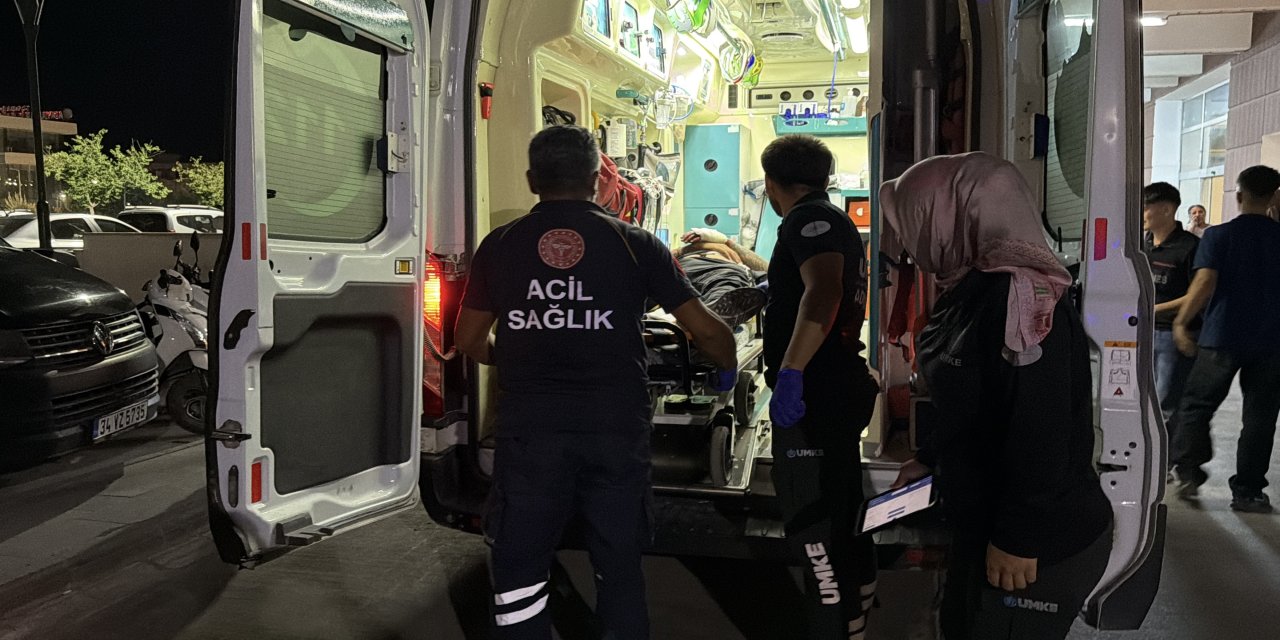 "Ne bakıyorsun" kavgasında 3 kişi bıçak ve silahla yaralandı