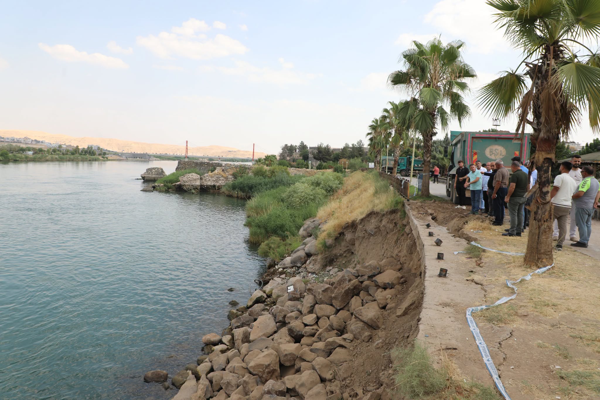 Cizre’de Bırca Belek Parkı’nda Çökme Sonrası Kıyı Güçlendirme Çalışması Başlatıldı
