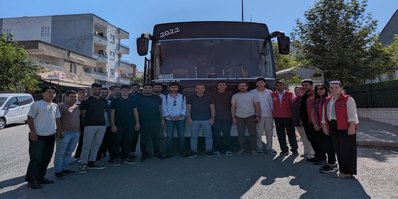 Şırnaklı Gençler İçin Unutulmaz Yolculuk Başladı: Malatya Gençlik Kampı Heyecanı!