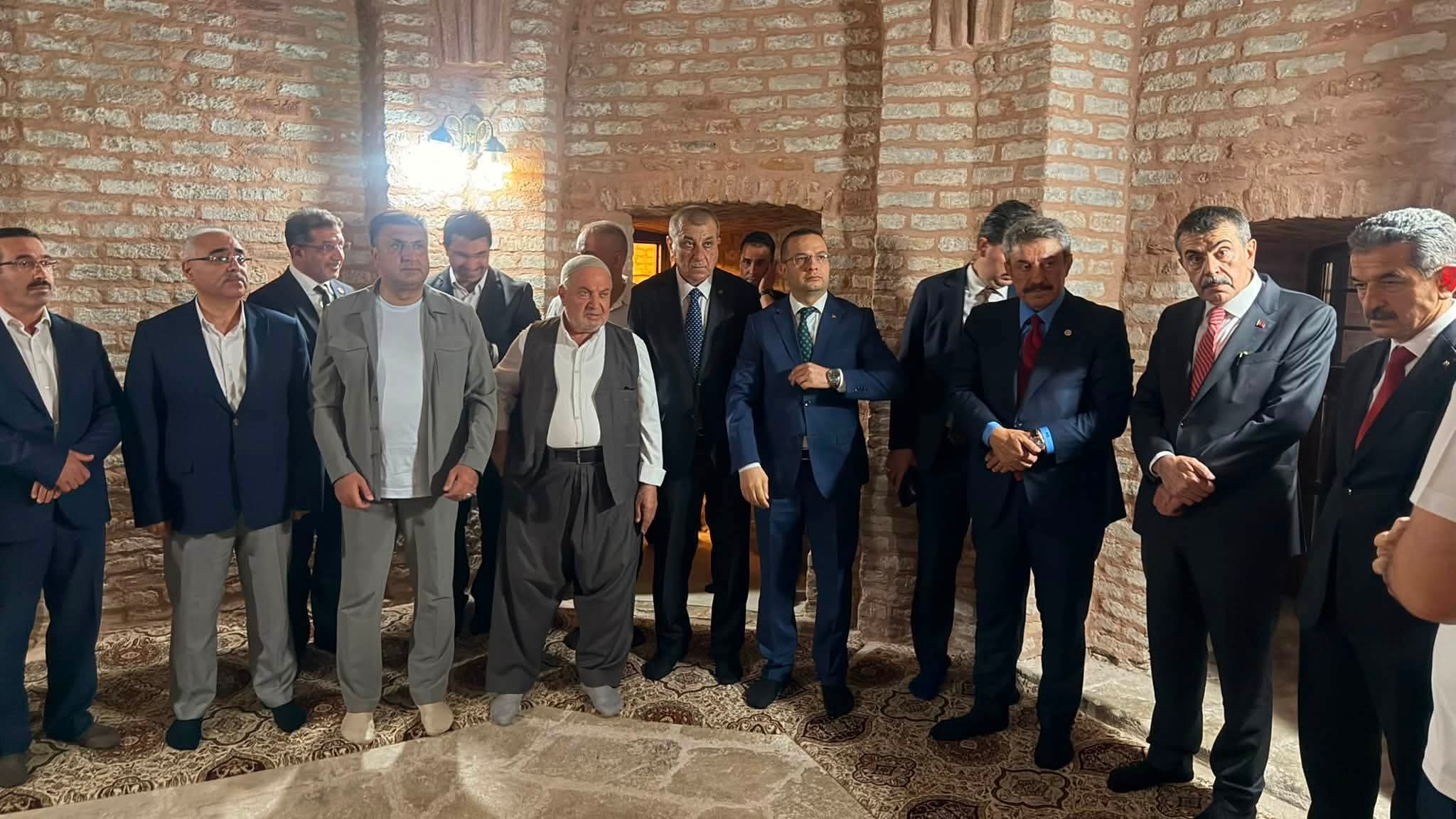 Milli Eğitim Bakanı Yusuf Tekin, Cizre’nin Tarihi Mekânlarını Gezdi