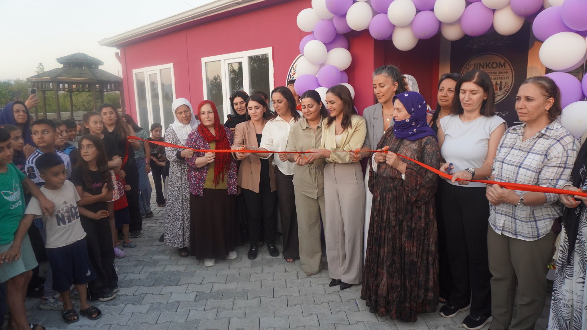 Sırtköy Beldesinde "JINKOM Kadın Yaşam Merkezi" Açıldı