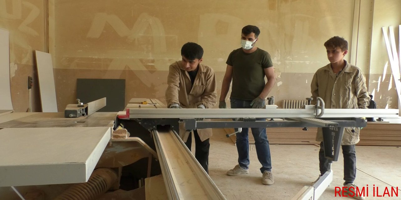 Hakkâri’de Yaz Tatilinde Üreten Gençler: Atölyeler Sessiz Kalmıyor
