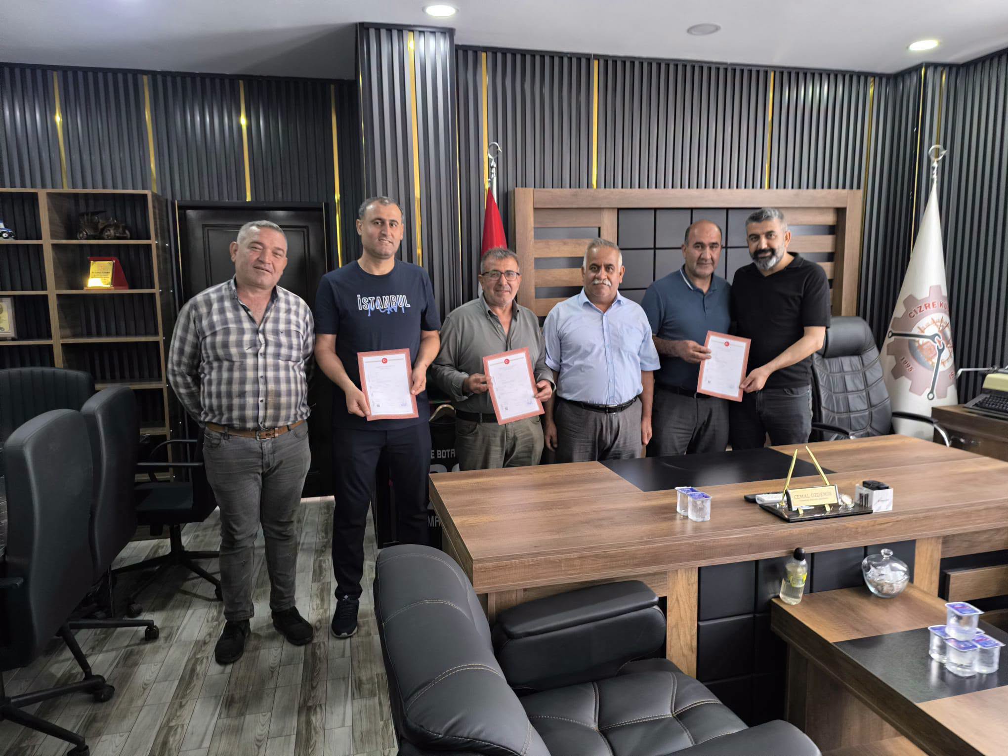 Cizre Sanayi Sitesi’nde Borcunu Bitiren Esnaflar Mülklerine Kavuştu!