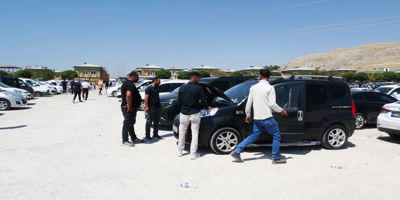 Van’da İkinci El Oto Pazarında Durgunluk: 700-800 Bin Liralık Araçlara İlgi Var
