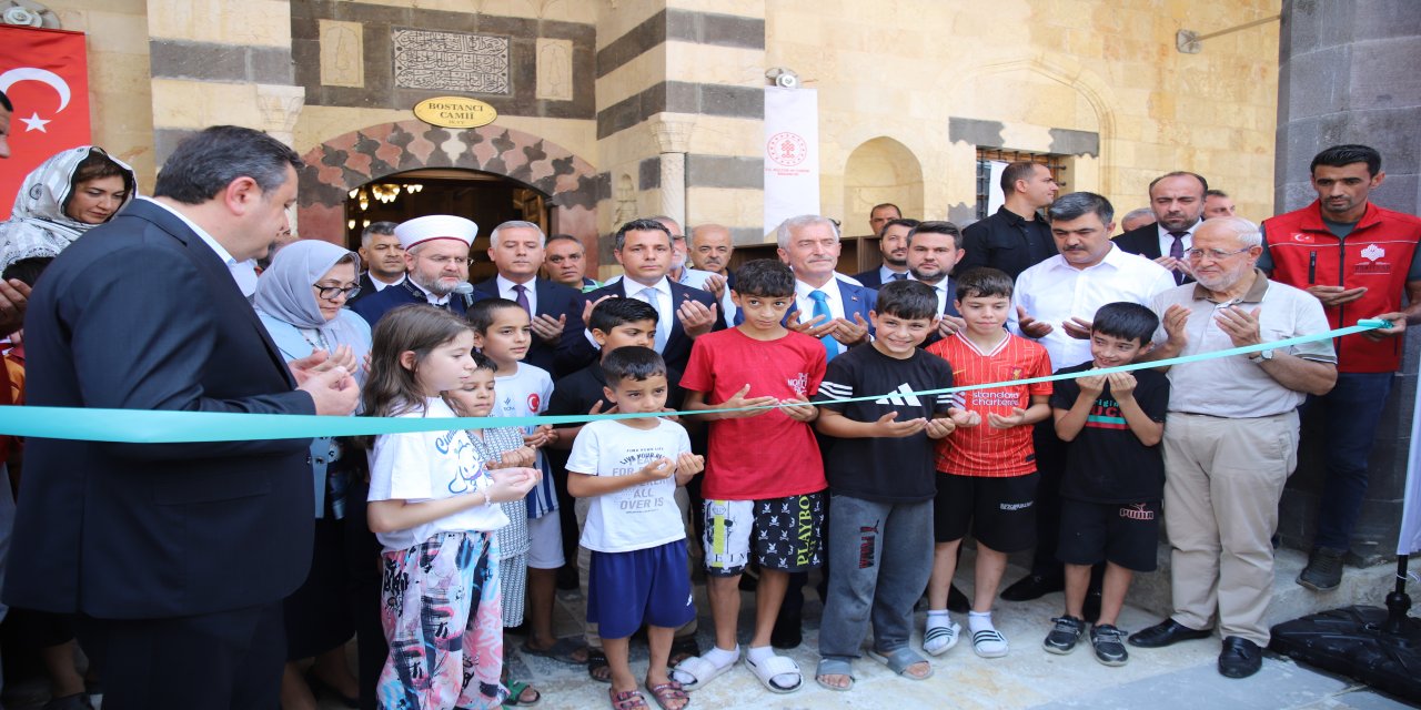 Gaziantep'te depremde hasar gören tarihi Bostancı Camii yeniden ibadete açıldı