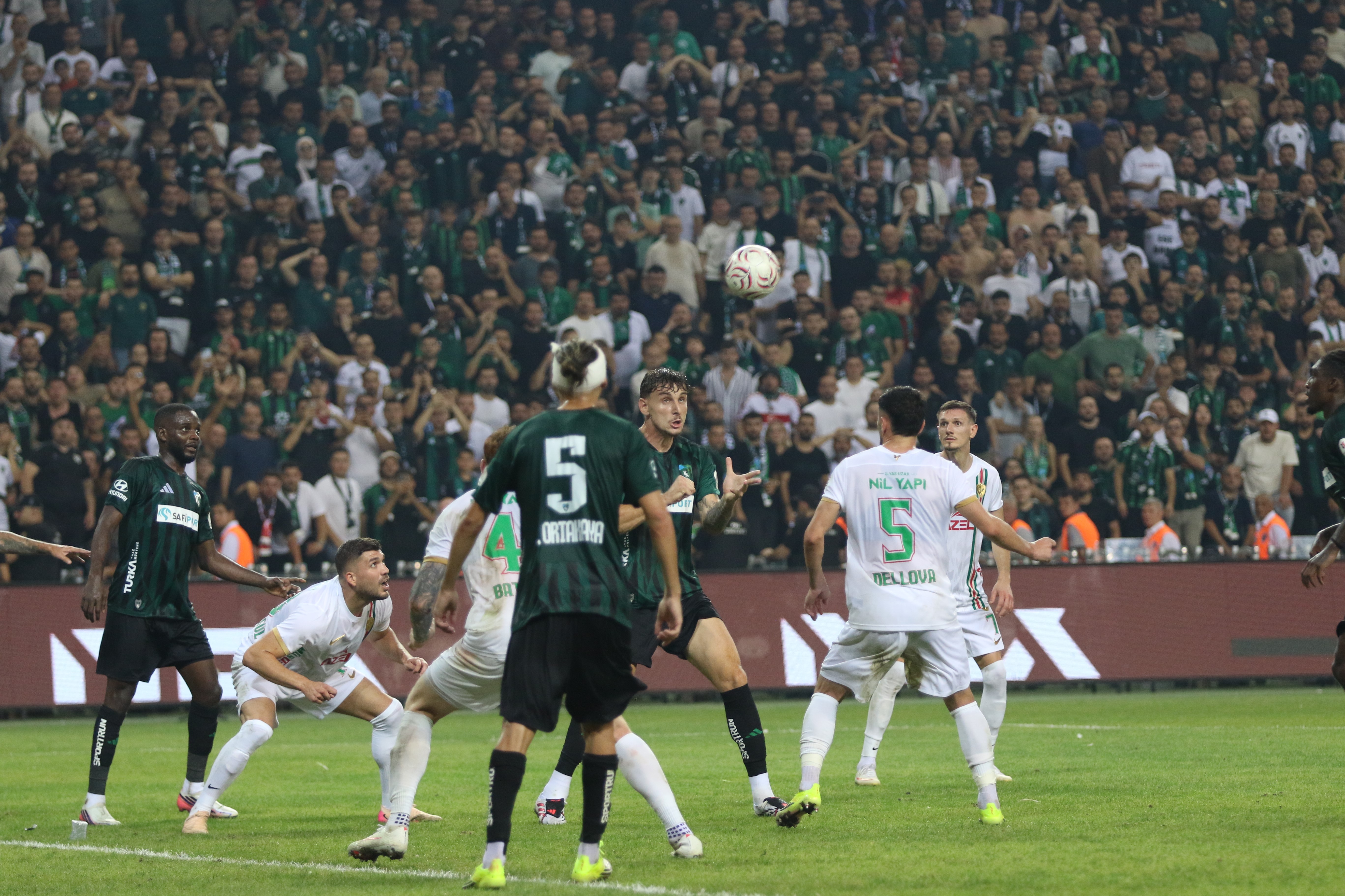 Amed Spor Kocaeli Spora diş geçiremedi, 2-0 Yenildi