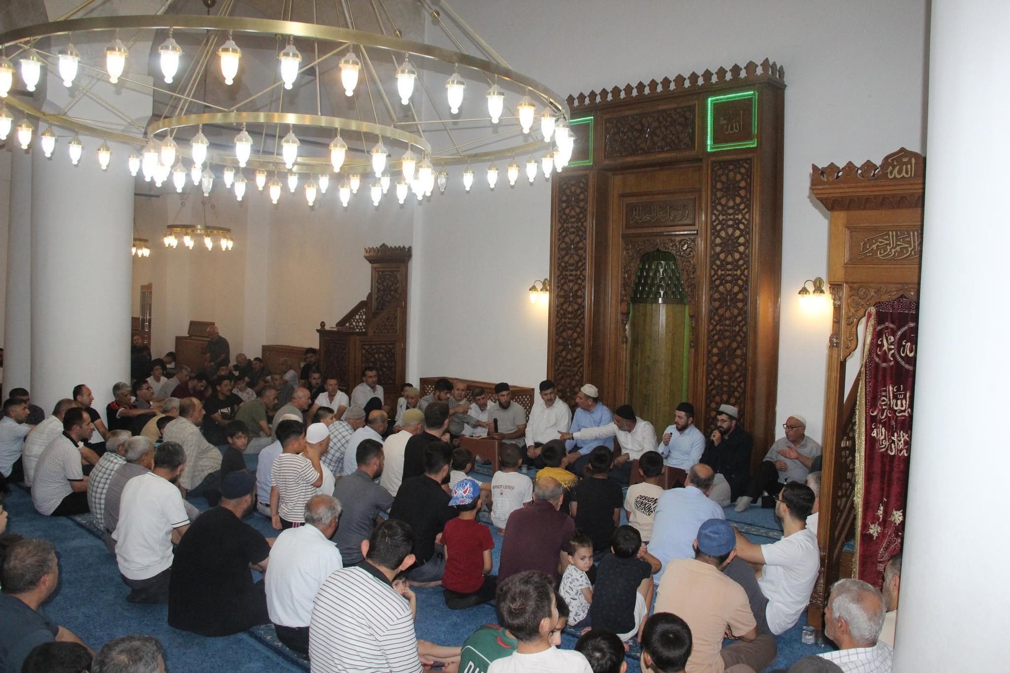Cizre'de Tarihi Ulu Camii’nde Mevlid Kandili Programı