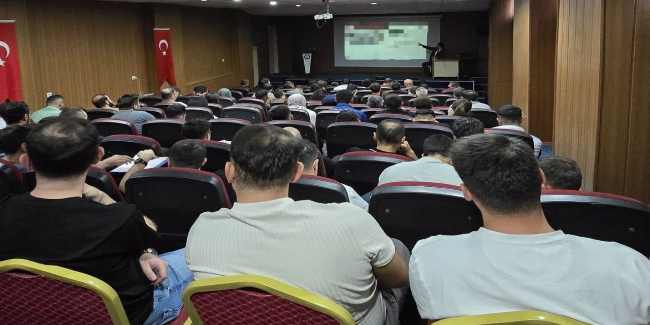 Şırnak’ta 76 Emniyet Personeline “Düzensiz Göç” Semineri