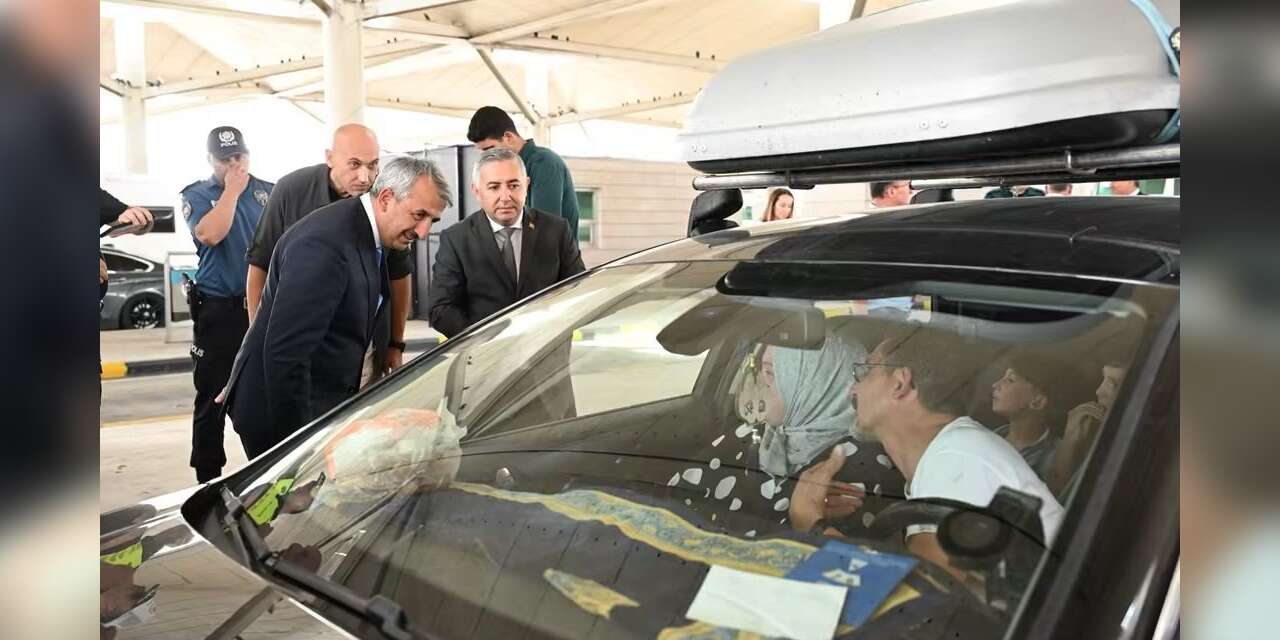 Gurbetçi sezonunda sınır kapılarından 3,7 milyon yolcu geçti