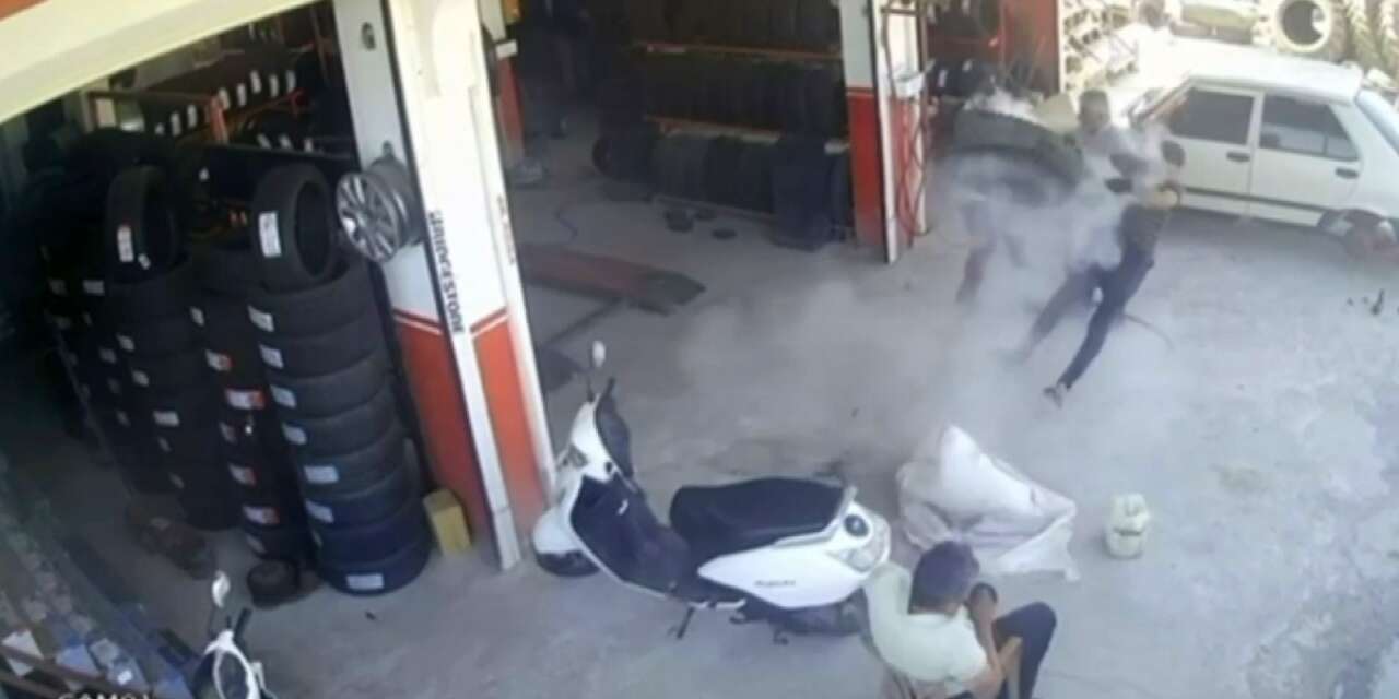 Lastik tamir sırasında bomba gibi patladı