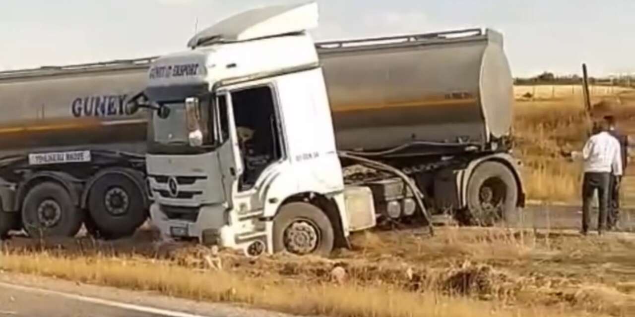 Siirt'te tır yoldan çıktı