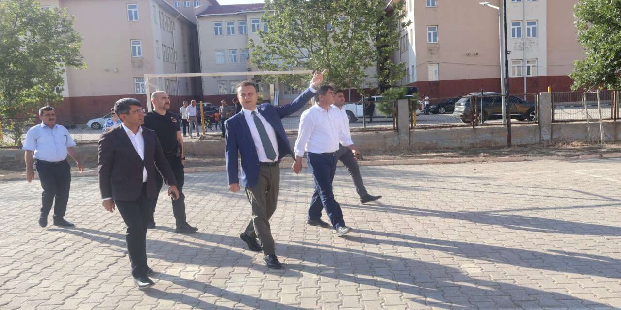 Şırnak’ta Okullarda Tadilat Çalışmaları İncelendi